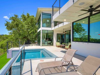 Clifftop Luxury: Pool, Sunsets & Panoramic Views