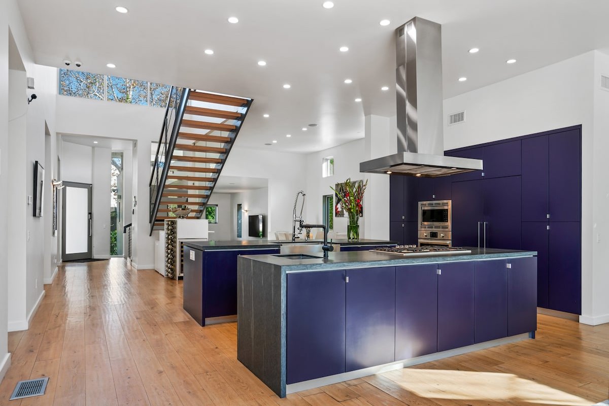 Family Friendly! Fence Pool, Pizza Oven, Great Loc gallery image 5