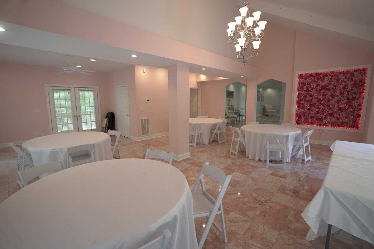 THE BIG HOUSE~w/ 620 sq ft EVENT SPACE! gallery image 5