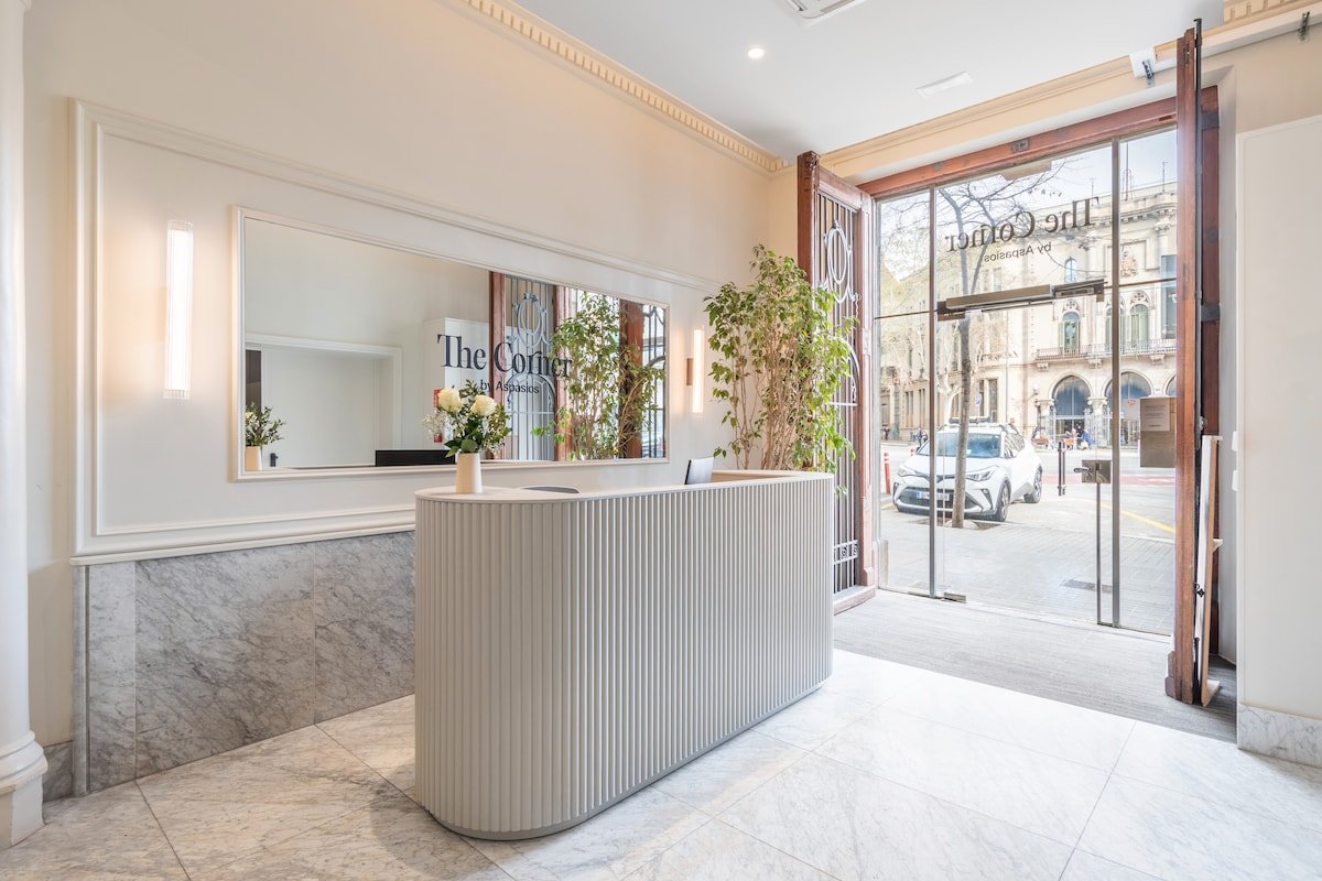 Bright penthouse with terrace near to l’Eixample gallery image 4