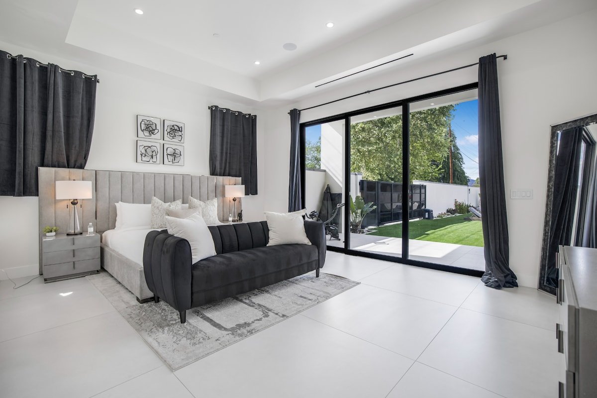 Resort-Style Retreat w/ Pool, Spa & Theater gallery image 2