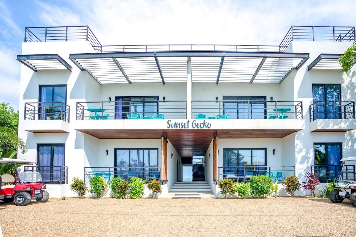 Beachfront Condo Complex In Placencia Village gallery image 2