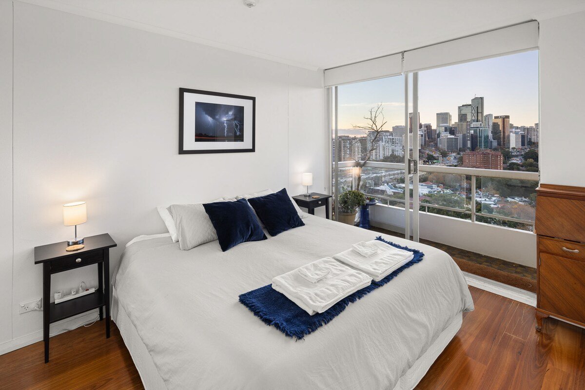 Sydney Harbour Penthouse with World-class views gallery image 4