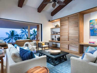 Amazing Beachfront Penthouse, Premier Golf +Yacht