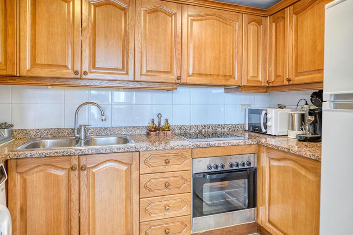 Apartamento en el centro con jardín y garaje gallery image 5