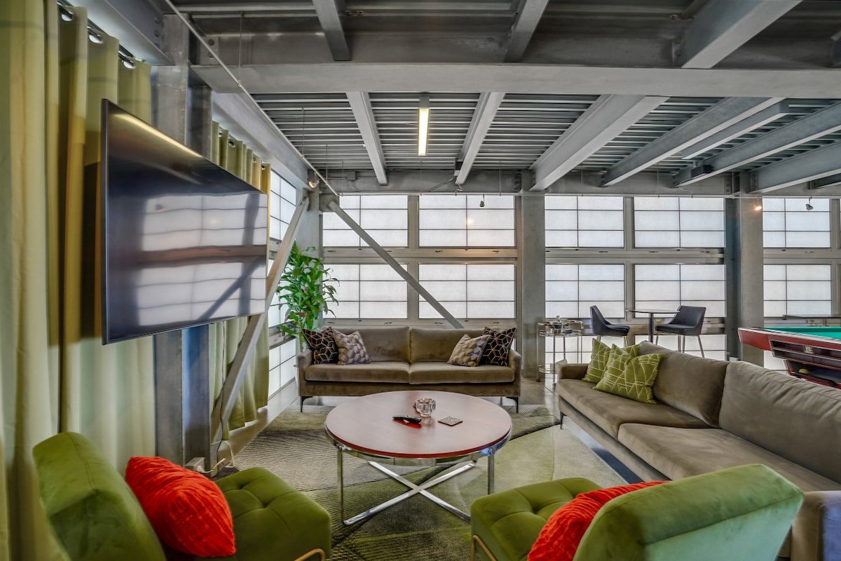 Modern Penthouse in Venice Beach -The Steel Rose- gallery image 4
