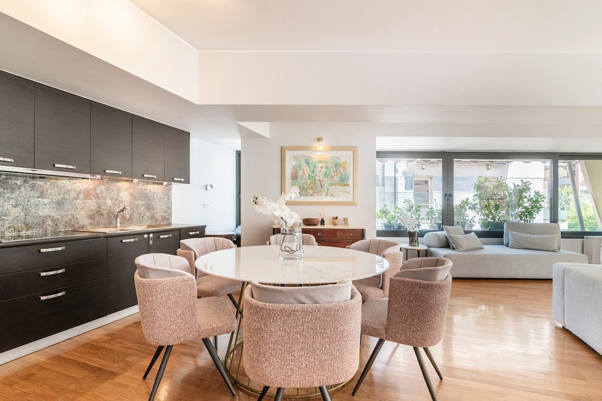 Modern Oasis Build on Acropolis Ruins gallery image 5