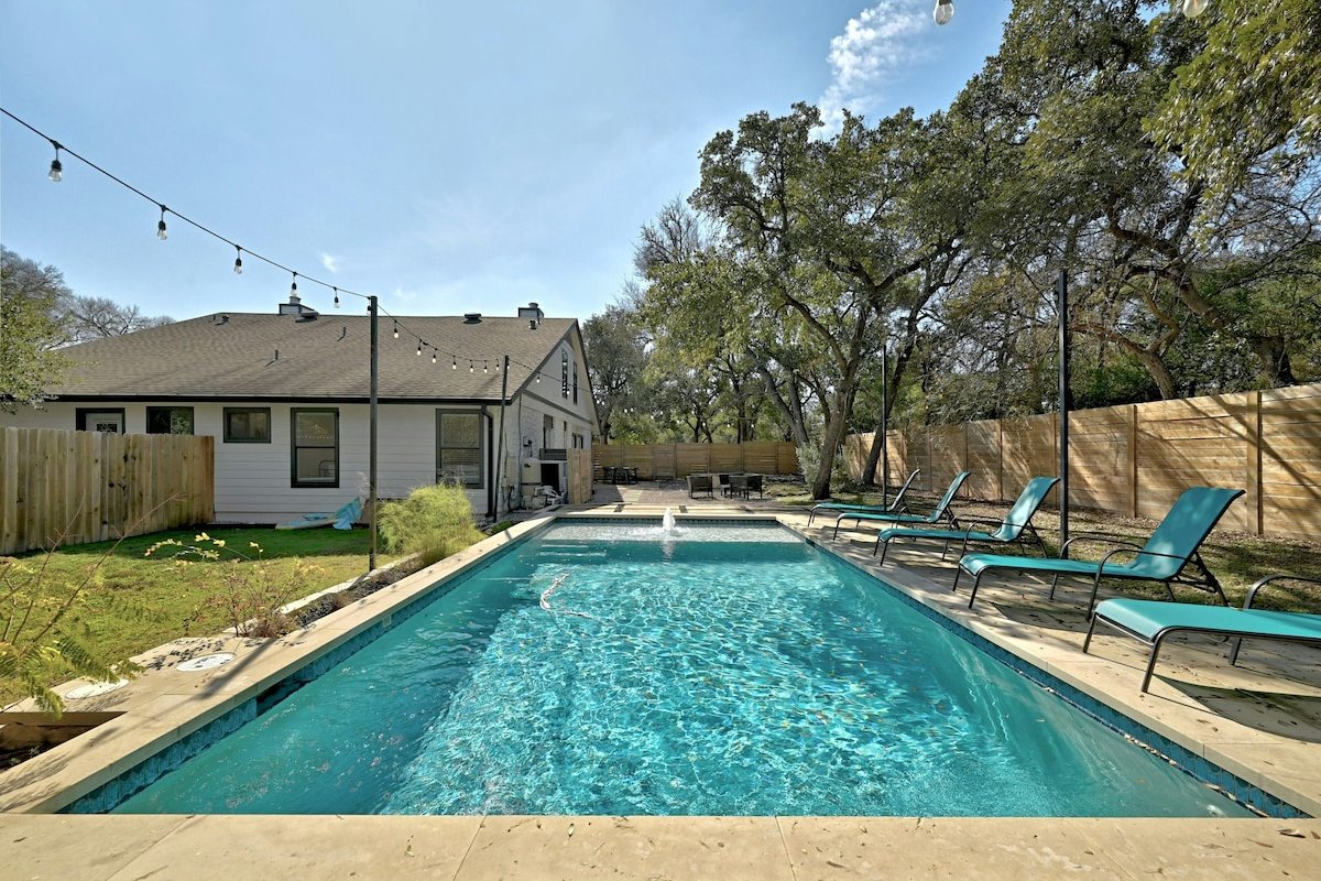 Austin Escape with a large heated Pool & Fire pit gallery image 4