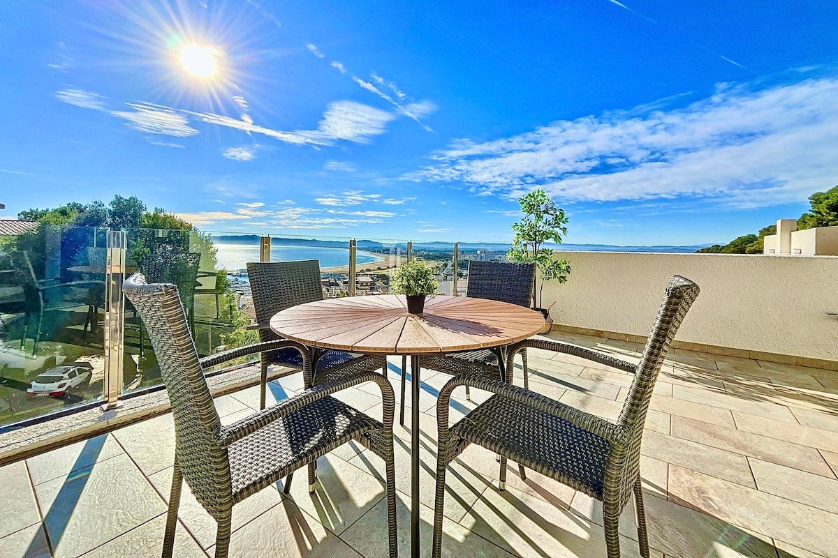 Villa with view & private pool gallery image 2