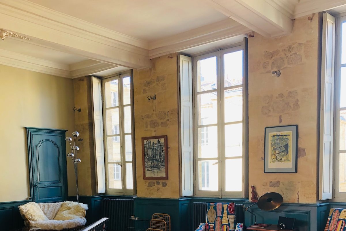 Superbe appartement dans batiment historique gallery image 3