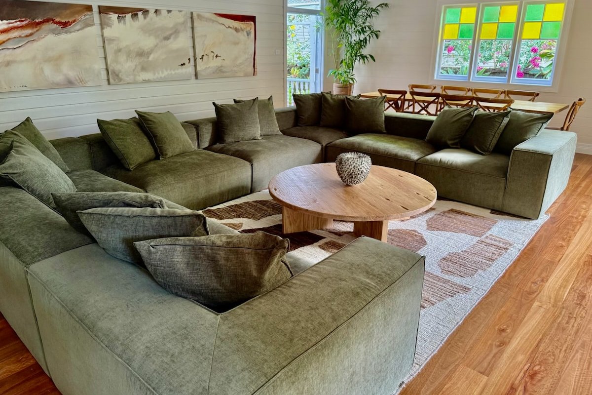 The Massinger . Tropical Family Escape gallery image 5