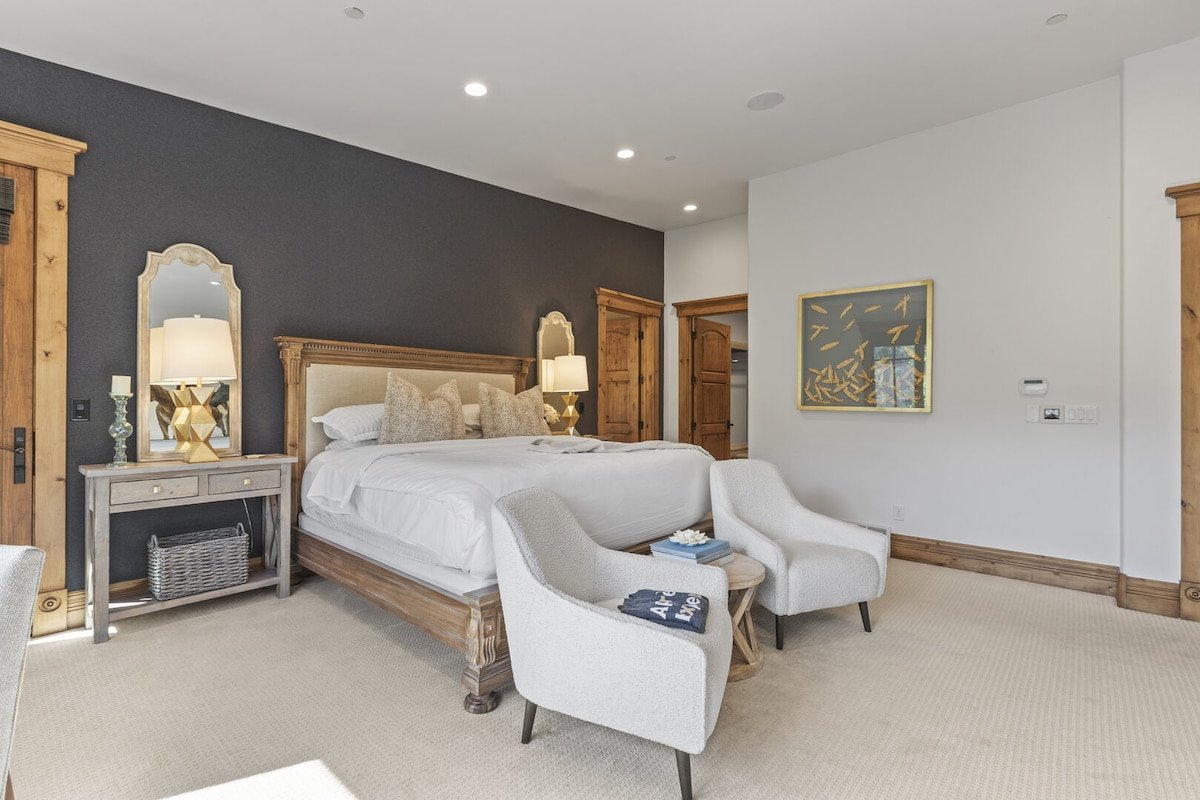 Abode at Benoit Lookout | Ski access lodge gallery image 3