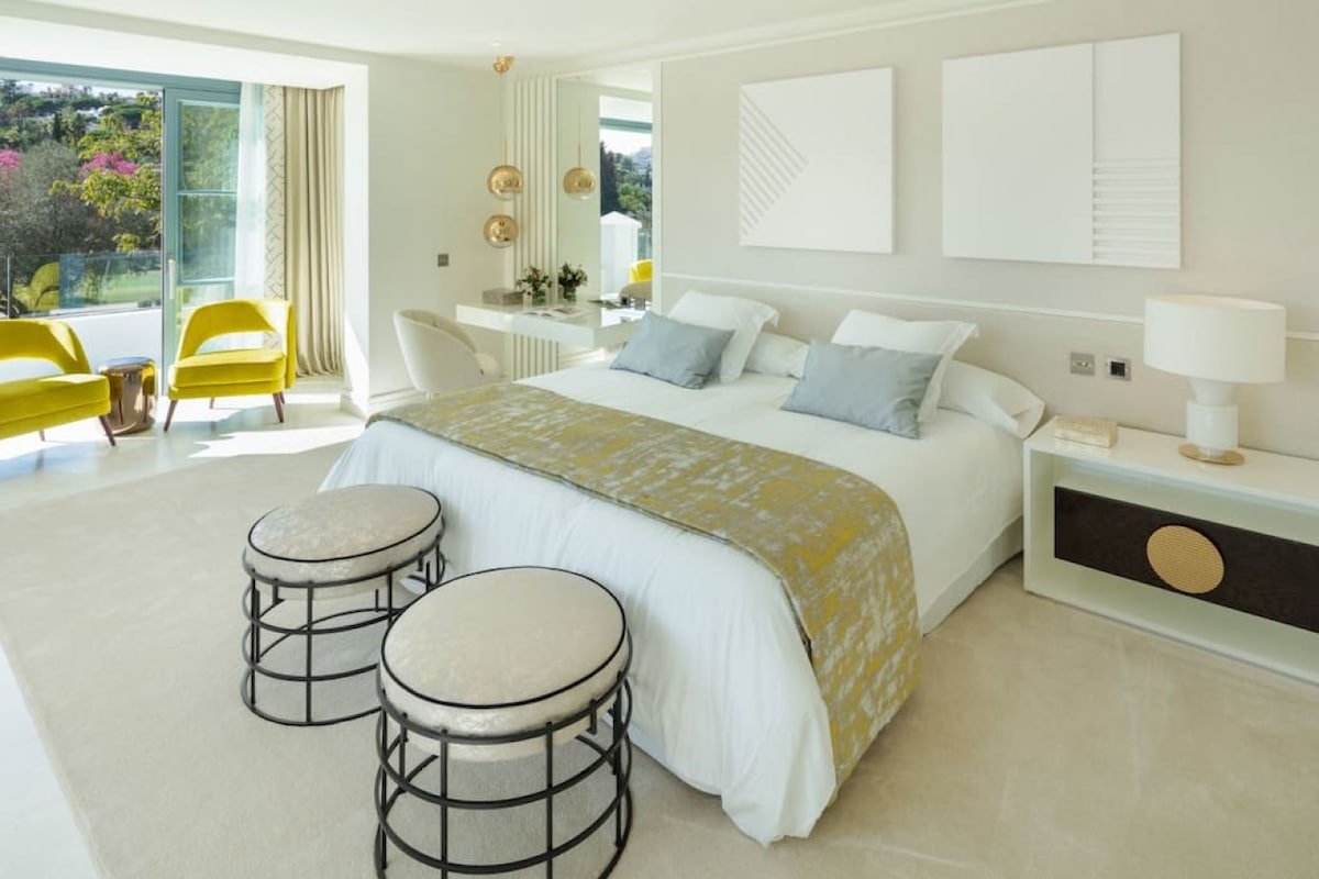 Luxury 7BR Golf-Front Villa, Heated Pool & Gym gallery image 2