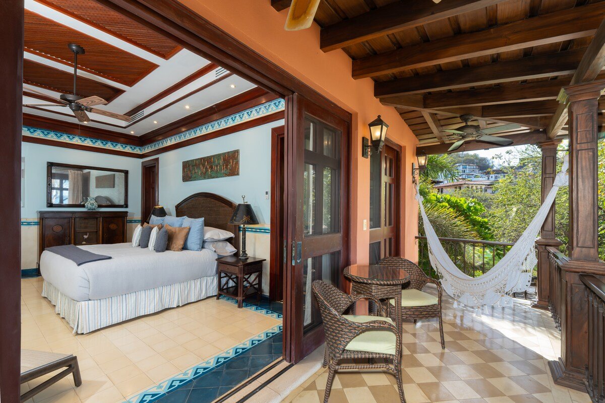 Oceanfront Villa With Pool & Beach Club -Casa Teja gallery image 5