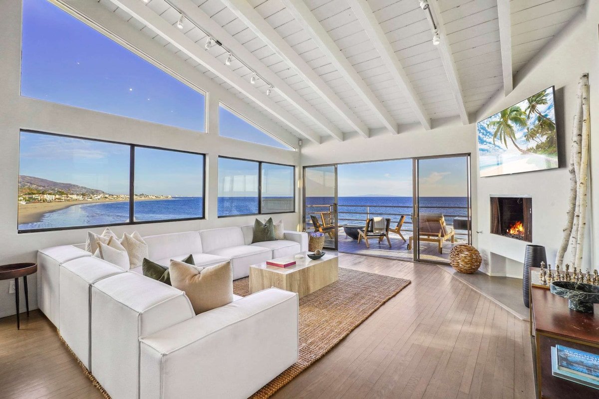 The Surfrider Villa by Stay Awhile Villas gallery image 2
