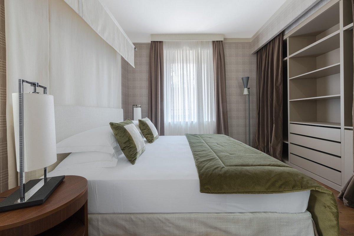 The Signoria Luxury | APT 11 Medusa | Ace Location gallery image 4