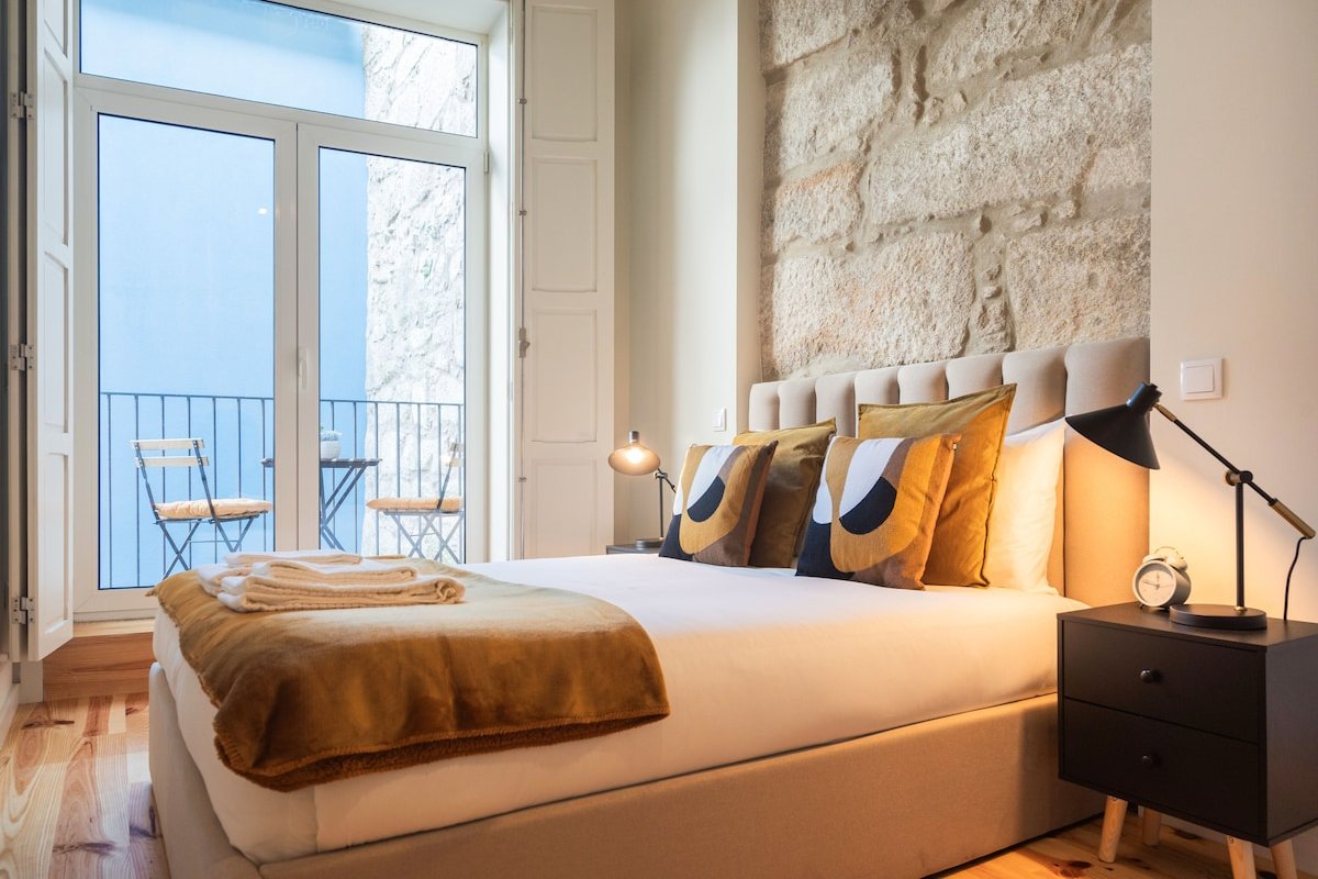 Luxury Style 2 with A/c Downtown Porto near Metro gallery image 3