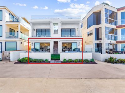 Entire Ground Beachfront Luxury Unit with Patio