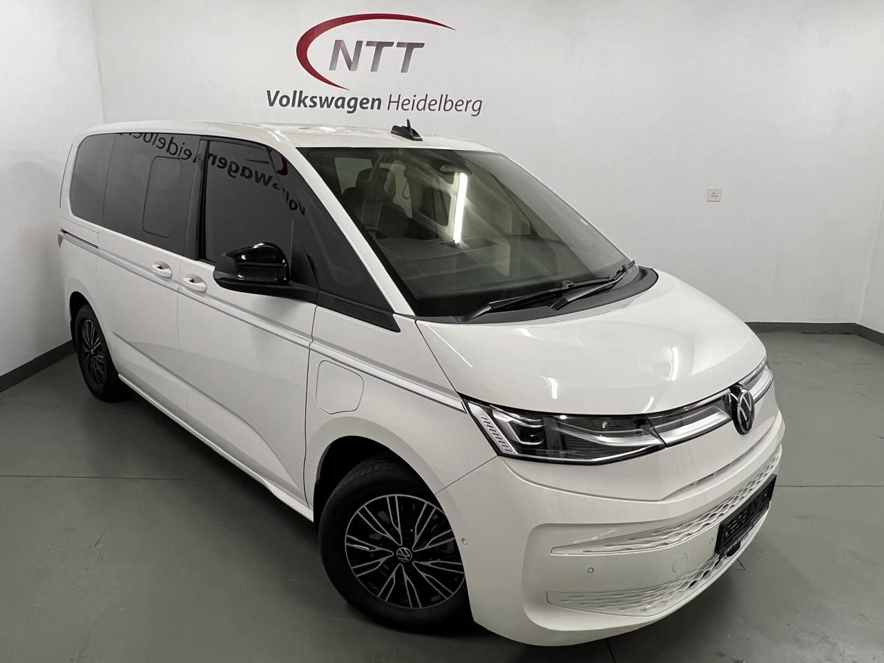 VOLKSWAGEN T7  CARAVELLE STYLE DSG 4MOT for Sale in South Africa