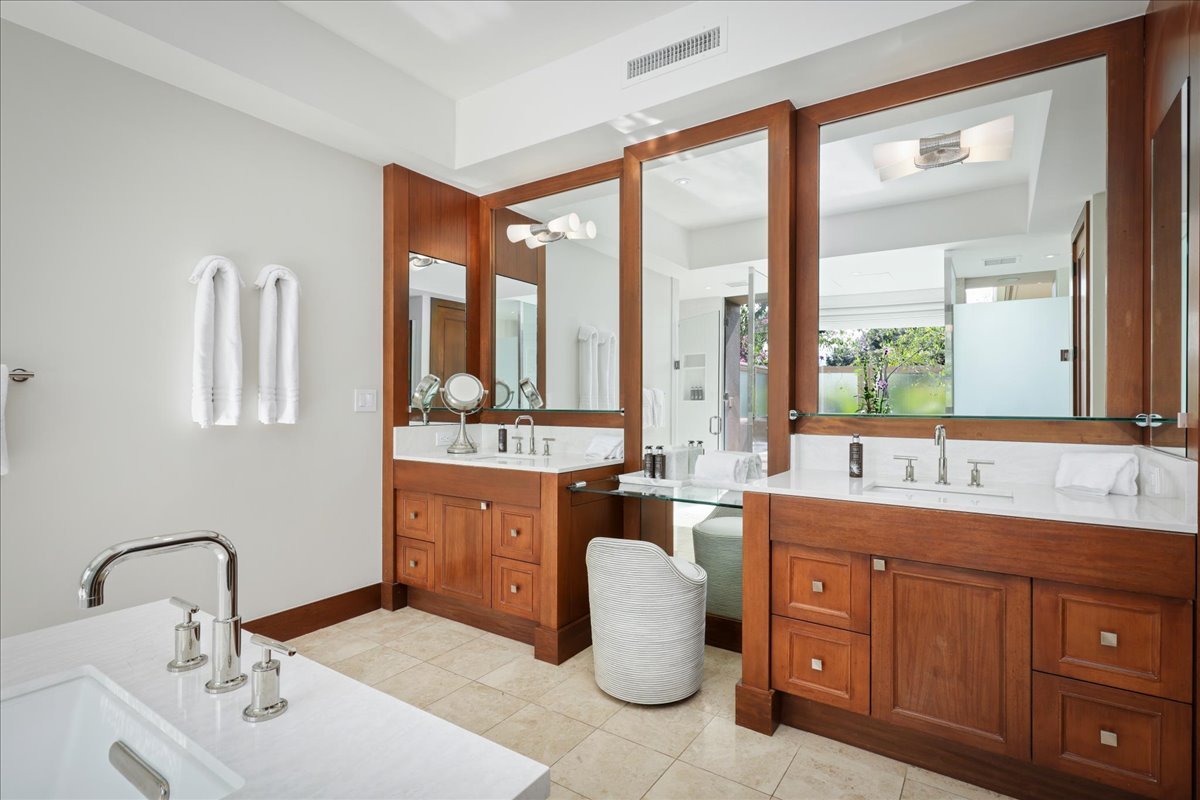 Fairway Villa 110D– Bright & Modern | Onsite Staff gallery image 3