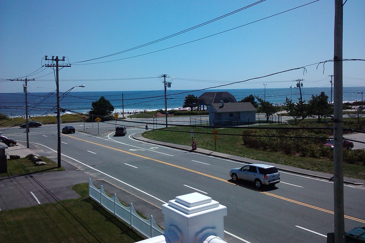 Across from Scarborough beach 8 bed