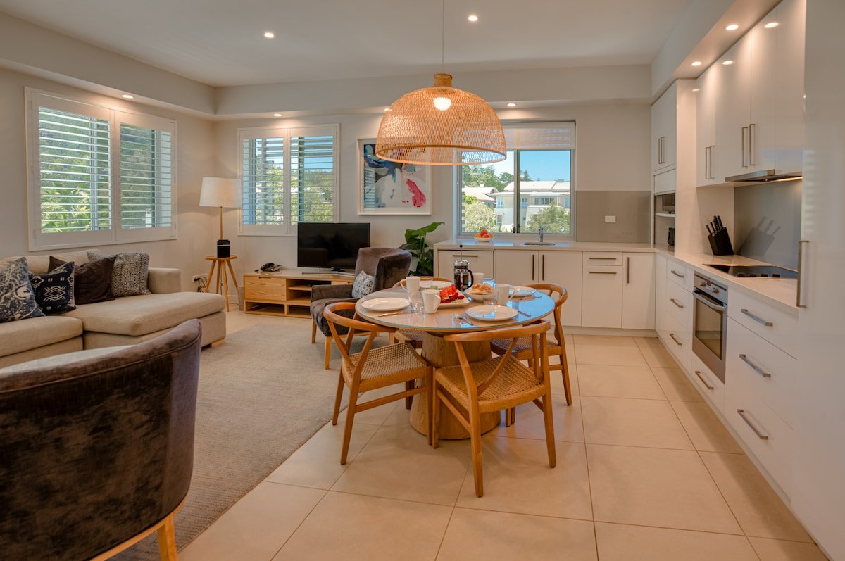 Two Bedroom Hastings Street Rooftop Spa Apartment gallery image 2