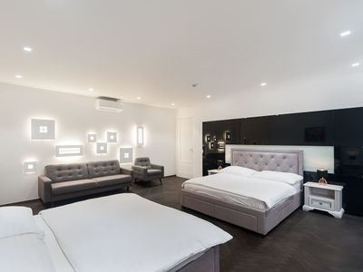 Spacious 2-bedroom Old Town Apartment