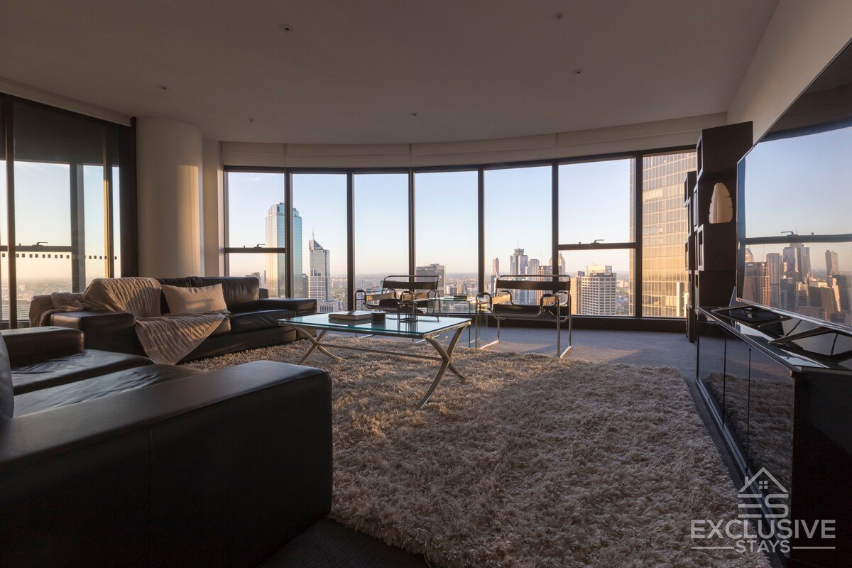 Luxurious 3-Bed 2-Bath 1-Car with WiFi gallery image 5