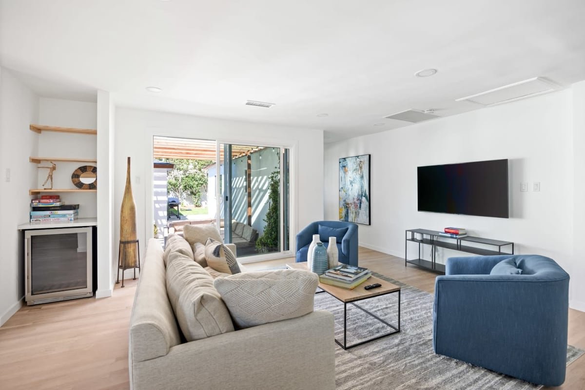 The Culver | 6 bedrooms & spa! by Colby & Conrad gallery image 5