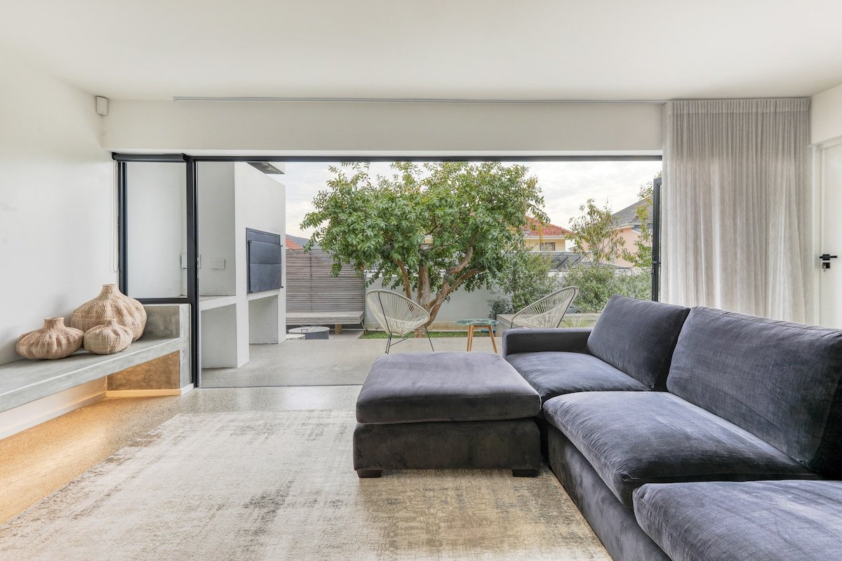 Natural Modern, 3 bed, Family home in Oranjezicht gallery image 5