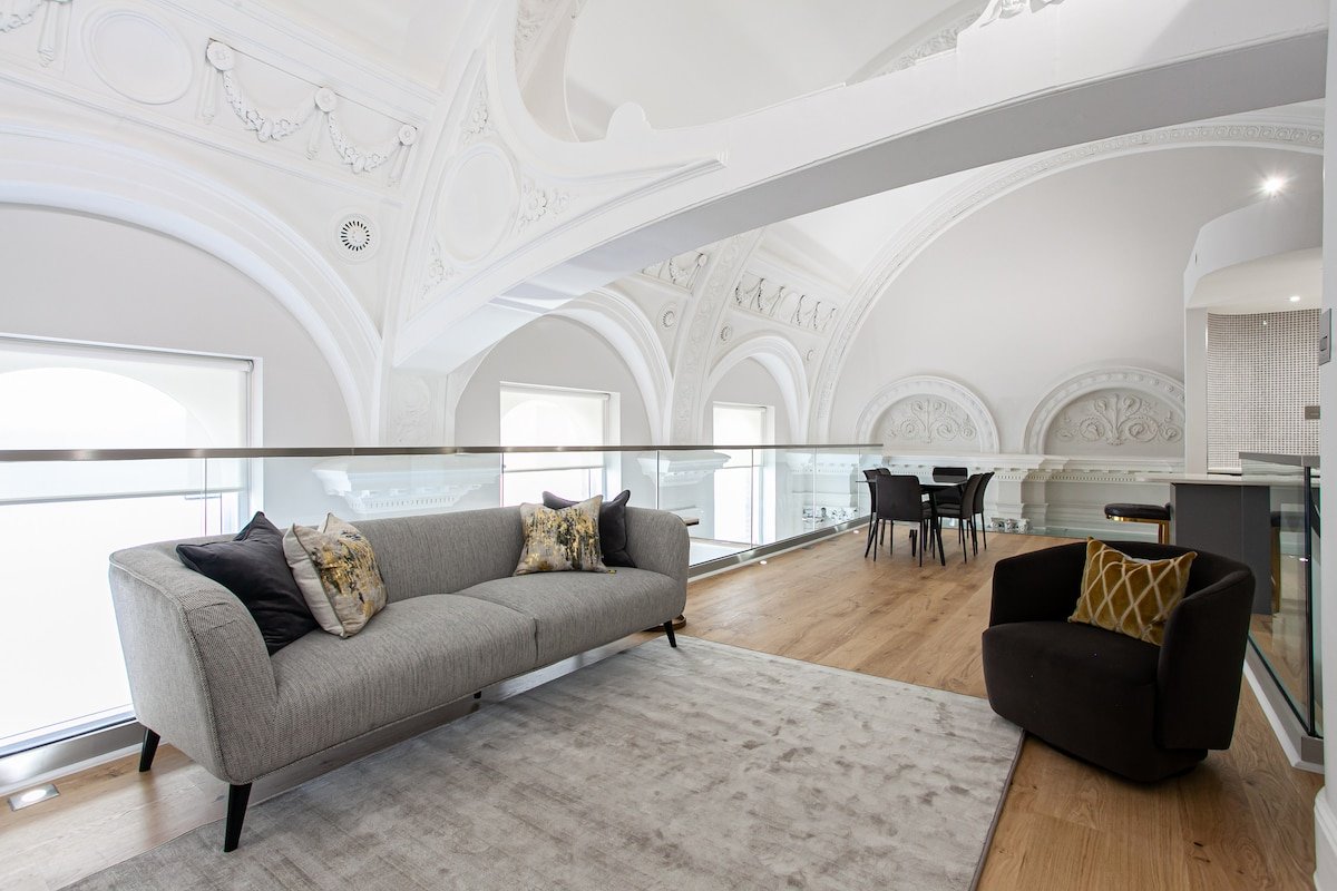 Unique City Centre Luxury Three Bed Apartment gallery image 4