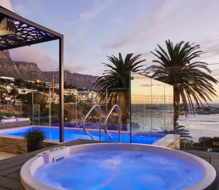 Bakoven Palms – Ultra Luxury Villa with jacuzzi gallery image 4