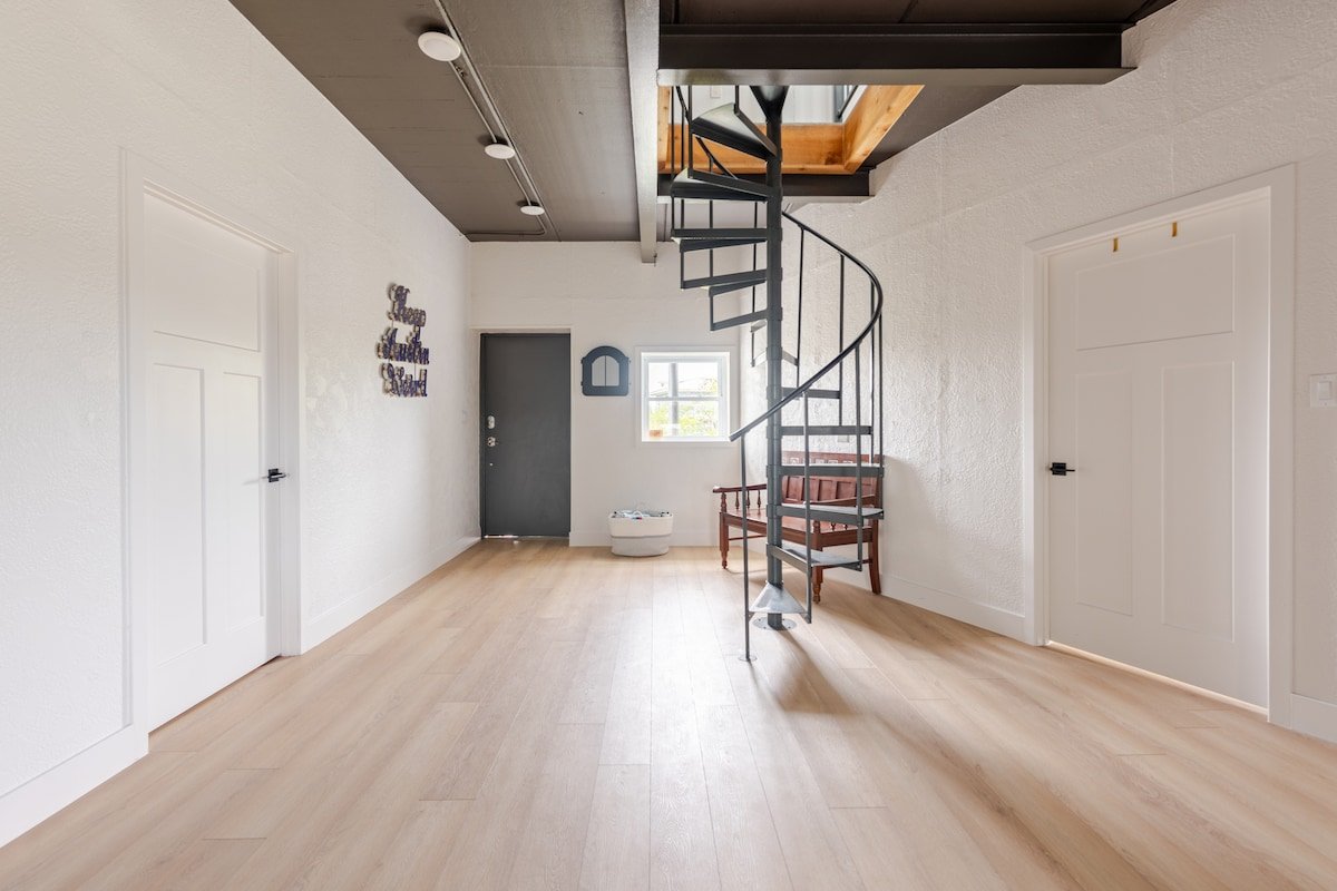 Graveyard Point – Lake Travis gallery image 5