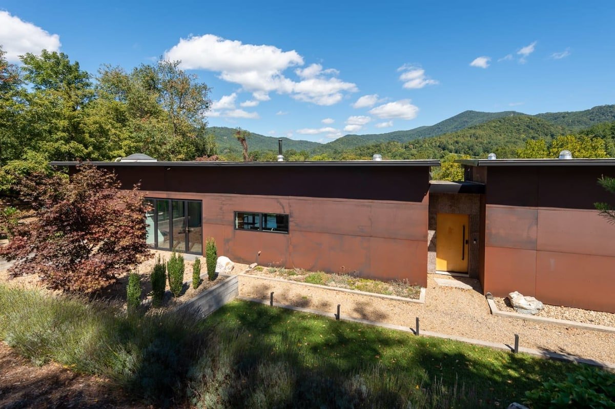 Asheville Meadows | Pool, Hot Tub & Forest Views gallery image 2