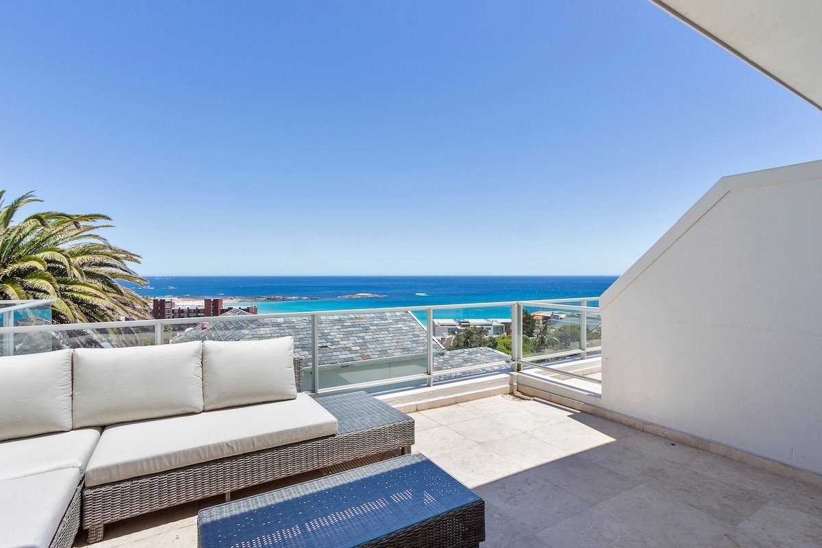 Summer Place Camps Bay – Newly Renovated Townhouse gallery image 5