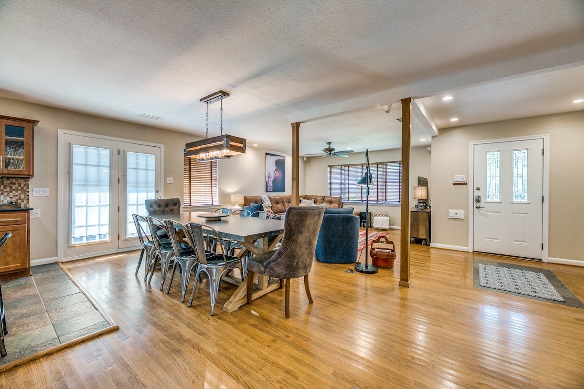 Ultimate Texas Experience With Heated Pool & Spa gallery image 5