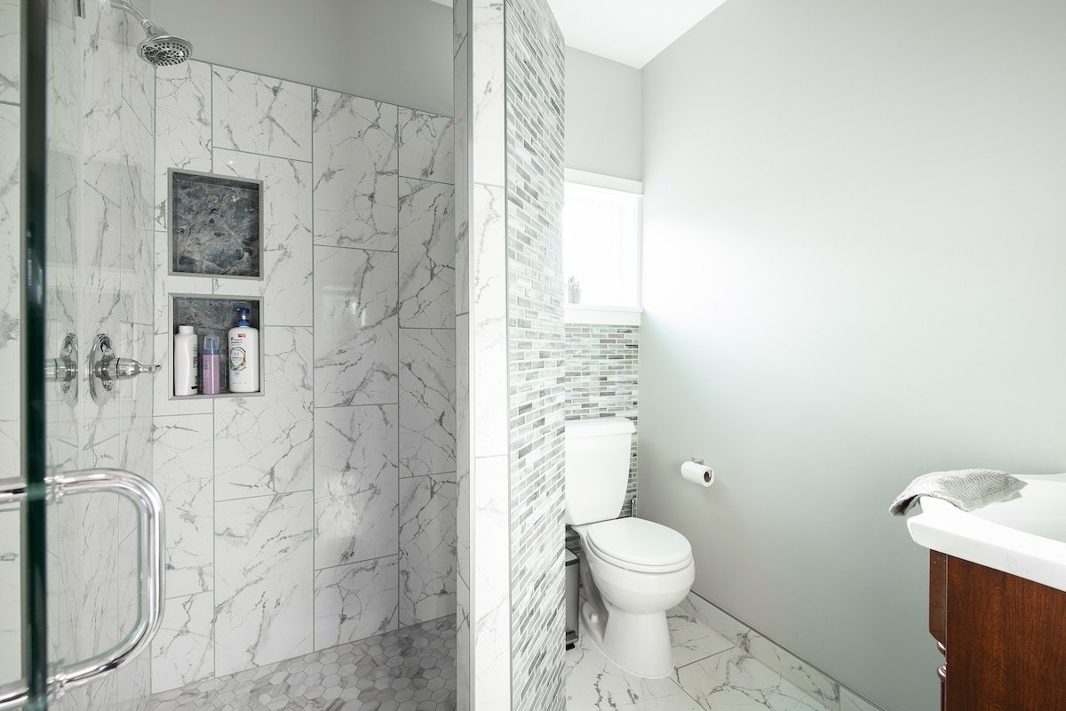 Home with City and Water Views gallery image 3