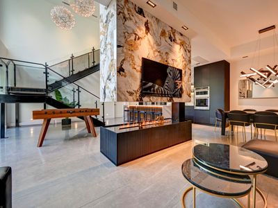 CLUBHAUS VIP Suite, Private Hot Tub, Sleep 16