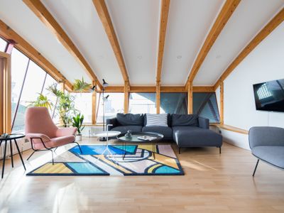 Giant Leicester Square 3BR – Terrace, Netflix