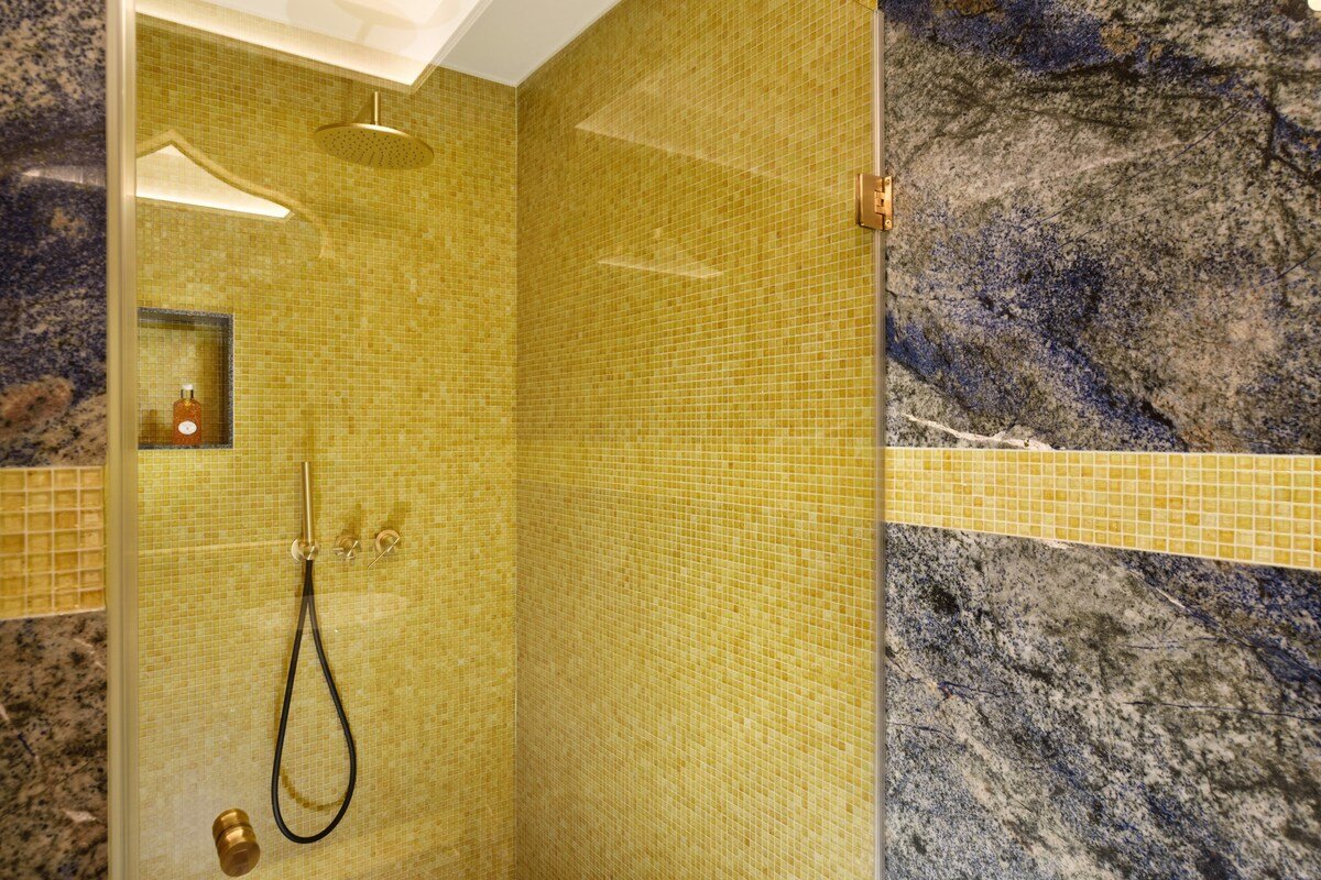 2-Bedroom Barovier gallery image 5