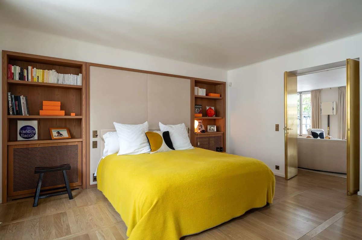 Paris Rue du Bac gallery image 2