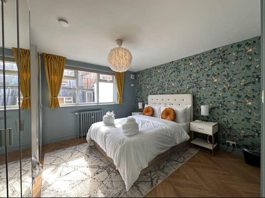 House-4 Ensuite Bedrooms with AC, Notting Hill. W2 gallery image 3