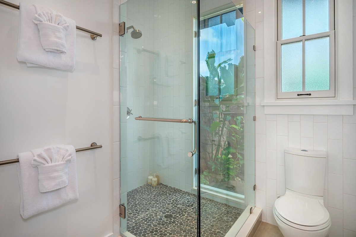 Kilohana Makai Luxury 4 Bedroom Luxury Home w/Priv gallery image 5