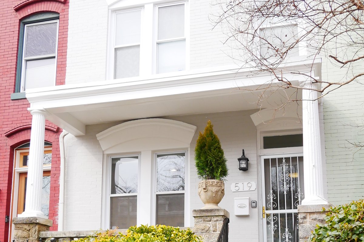 Renovated Cap Hill: 1 Block to Metro, has Garage!