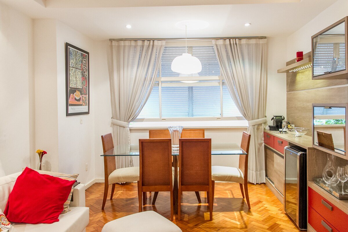 Best Location in Rio! One block from the beach gallery image 4