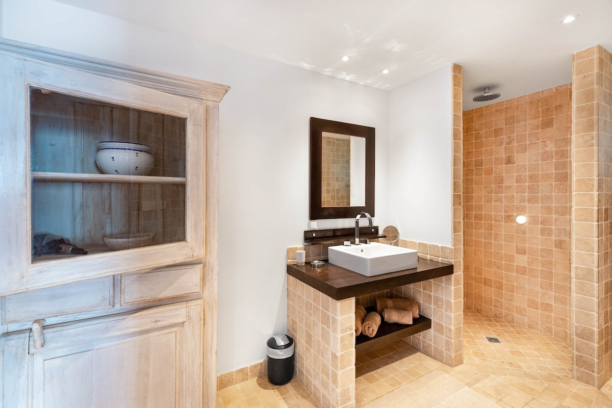 Teddy gallery image 4