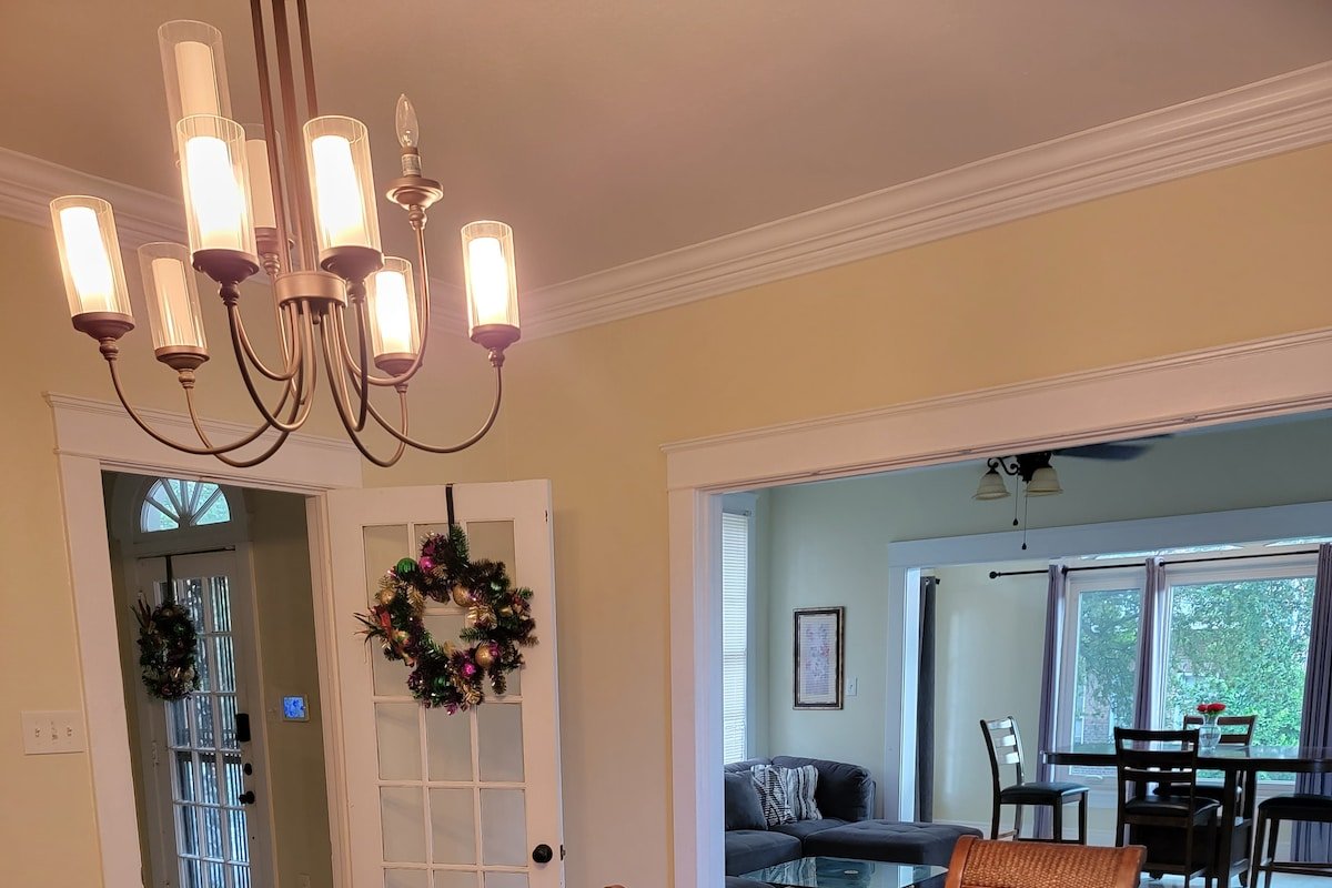 1 block to St Charles ave near French quarter gallery image 5