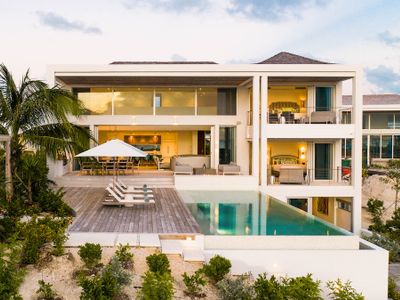 Beach Enclave Grace Bay V3 – 6 BD Oceanview Villa