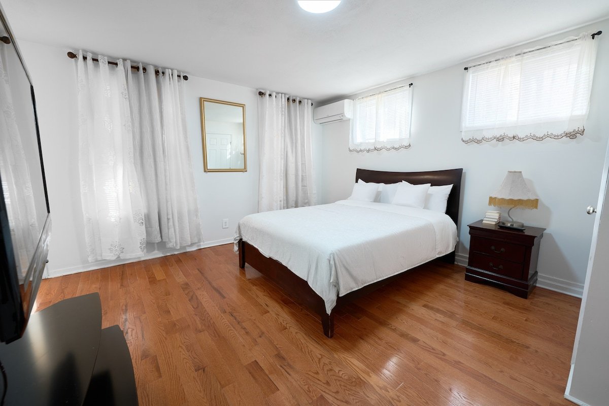 3BR Brooklyn Retreat Near NYC Quiet, Comfortable gallery image 5