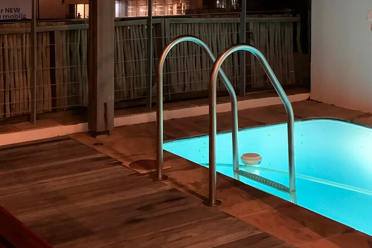 Pool with views No Loadshedding gallery image 4